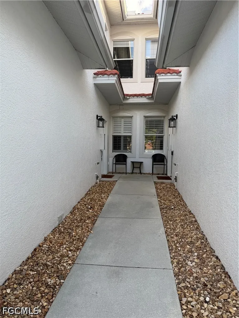 4700 Yacht Harbor Drive Naples FL 34112