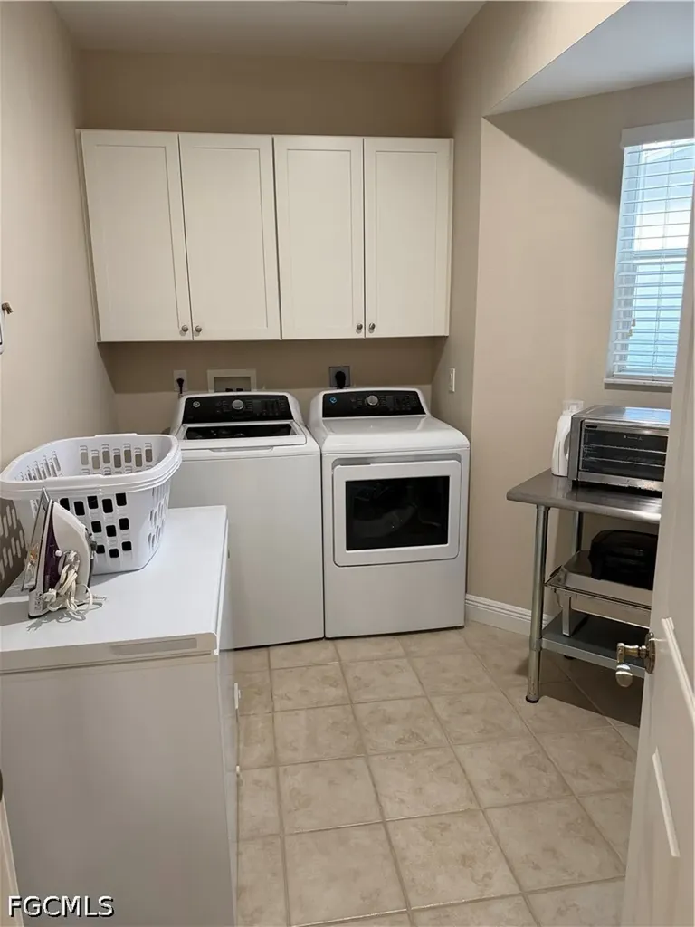 4700 Yacht Harbor Drive Naples FL 34112