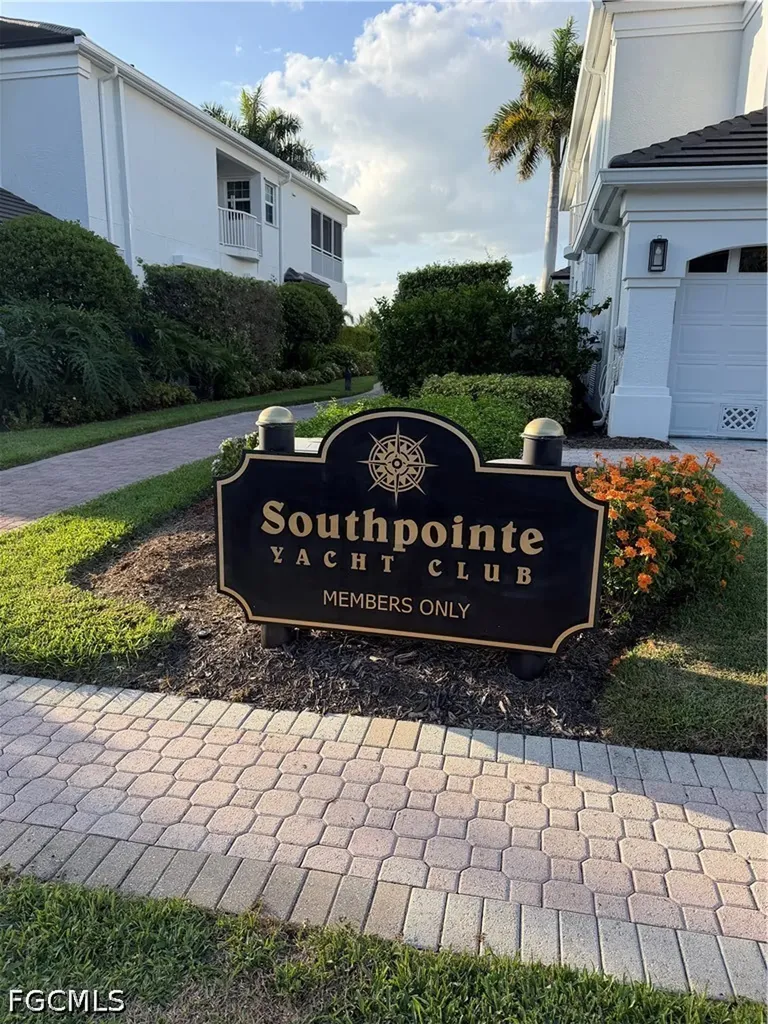 4700 Yacht Harbor Drive Naples FL 34112