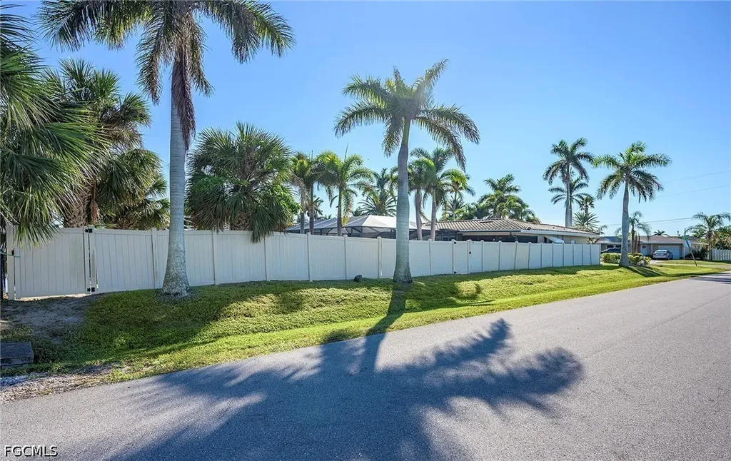171 SW 51st Terrace Cape Coral FL 33914