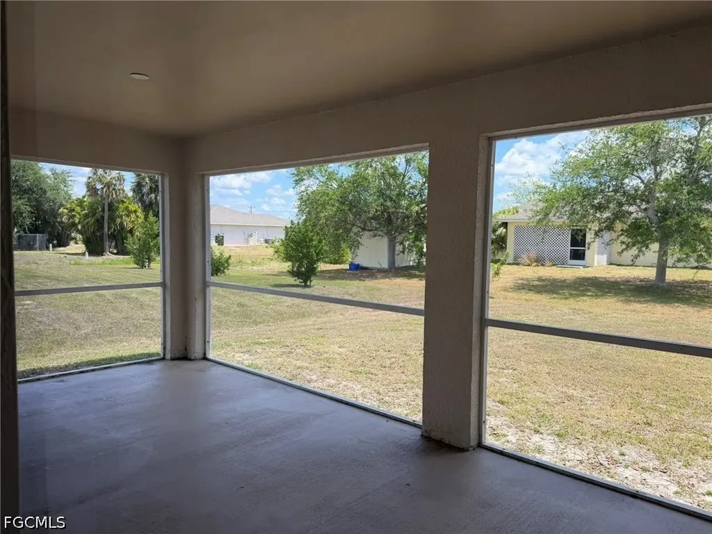 3527 NE 19th Place Cape Coral FL 33909