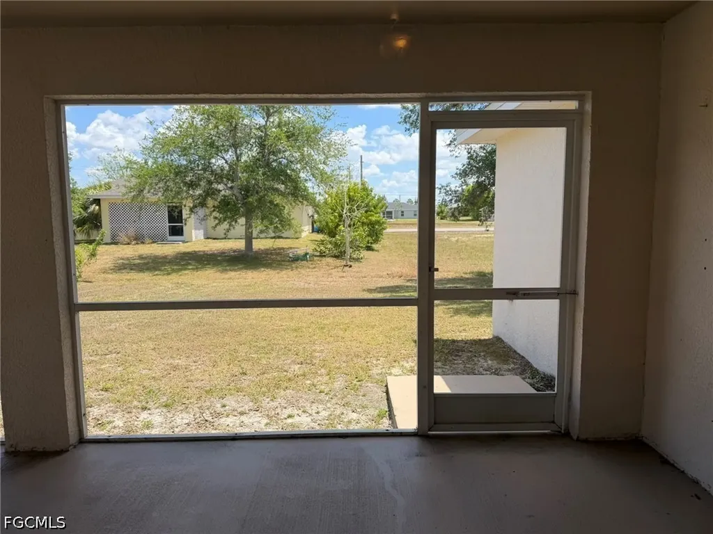 3527 NE 19th Place Cape Coral FL 33909
