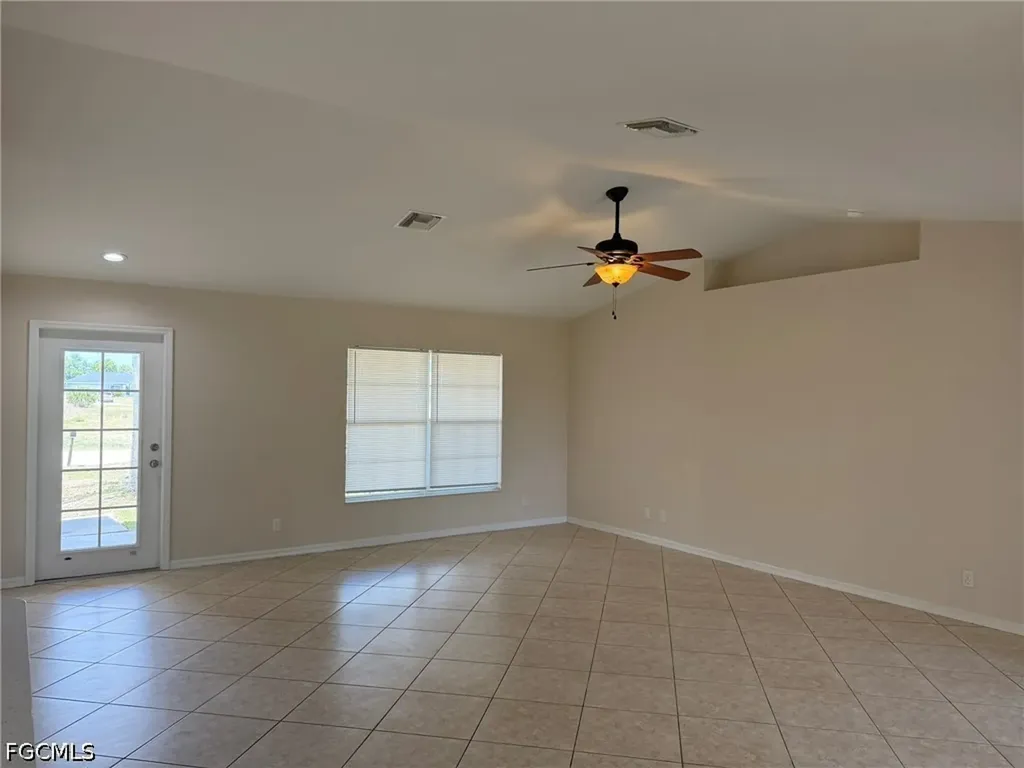 3527 NE 19th Place Cape Coral FL 33909