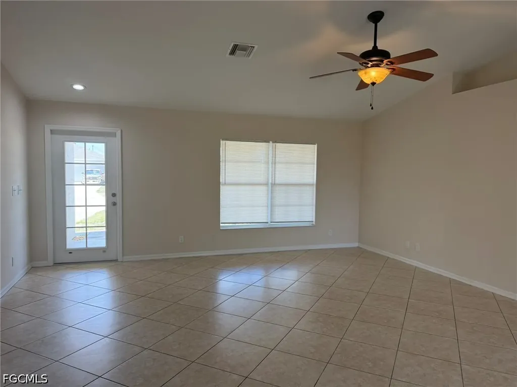 3527 NE 19th Place Cape Coral FL 33909