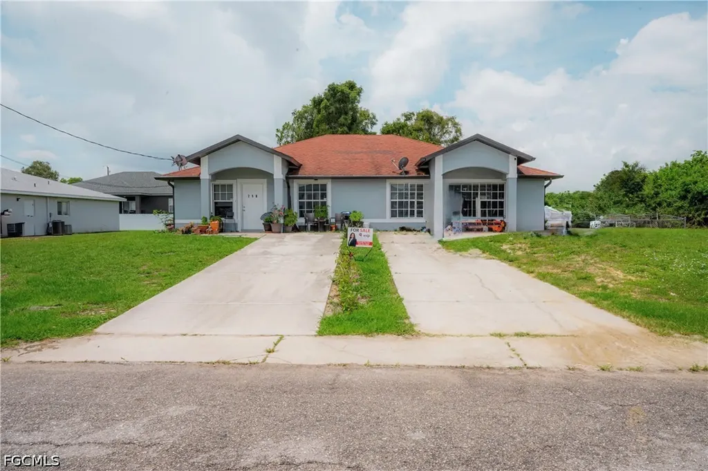 716-718 Ichabod Avenue Lehigh Acres FL 33973