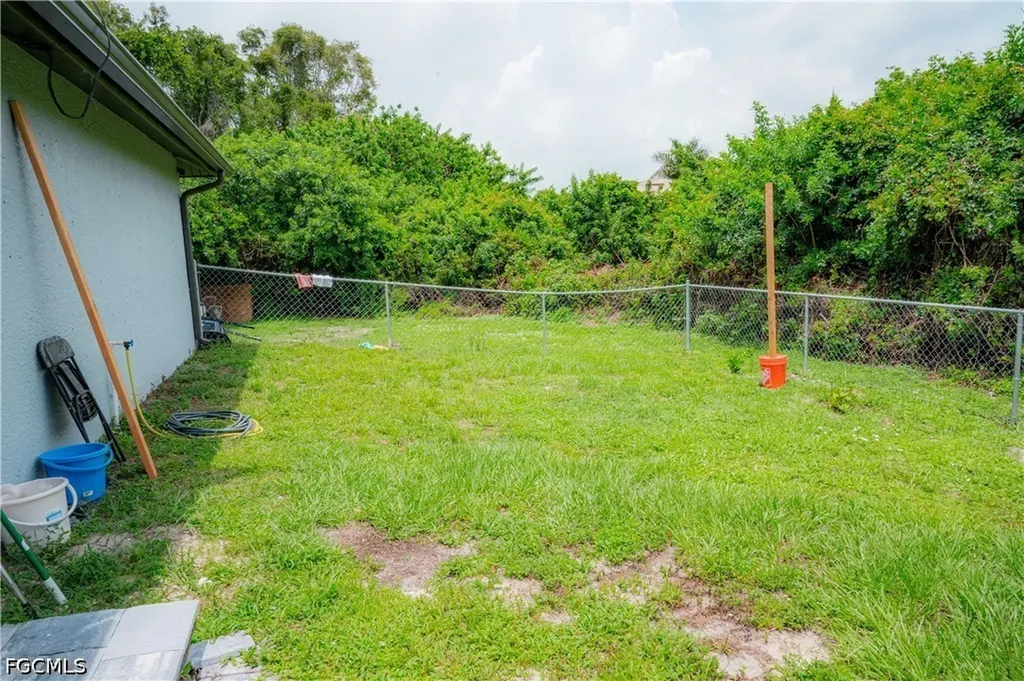716-718 Ichabod Avenue Lehigh Acres FL 33973
