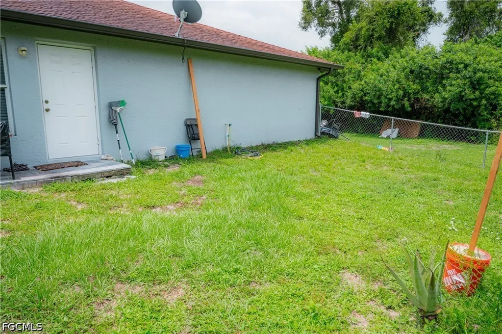 716-718 Ichabod Avenue Lehigh Acres FL 33973