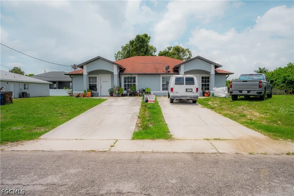 716-718 Ichabod Avenue Lehigh Acres FL 33973