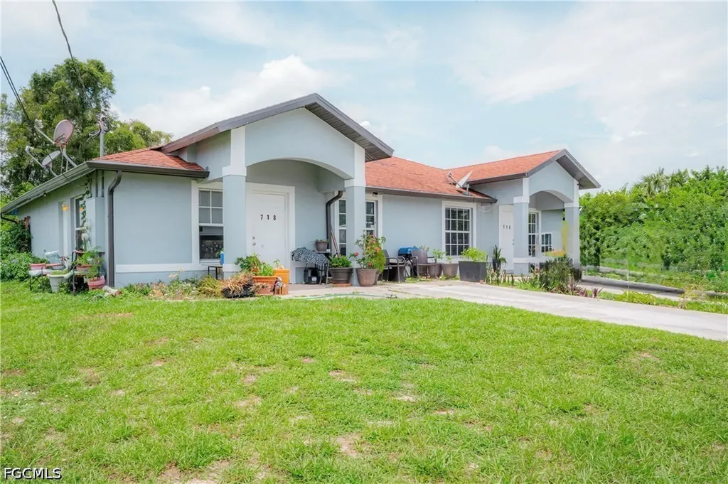 716-718 Ichabod Avenue Lehigh Acres FL 33973