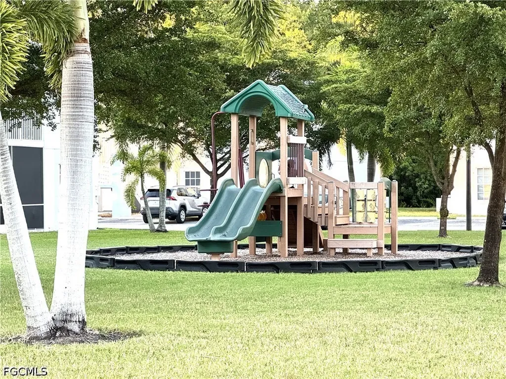 8423 Bernwood Cove Loop Fort Myers FL 33966