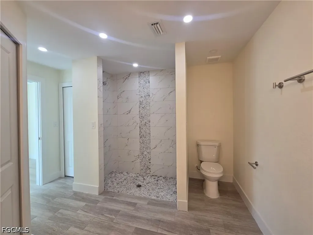 51 Wilmington Parkway Cape Coral FL 33993