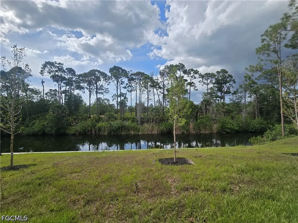 51 Wilmington Parkway Cape Coral FL 33993