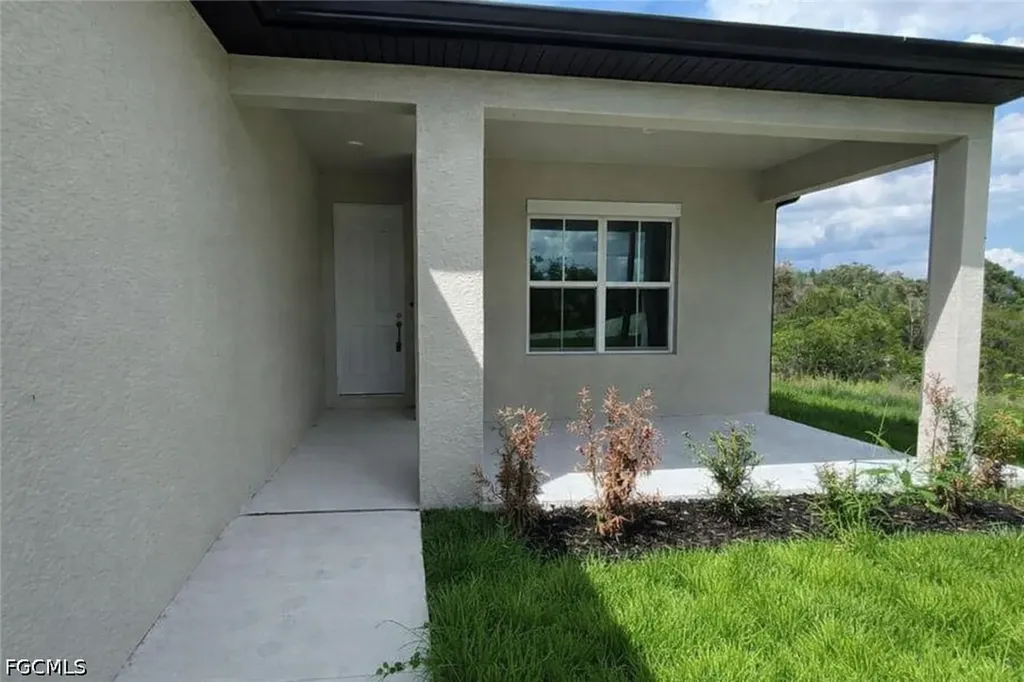 460 Westchester Drive Lehigh Acres FL 33972