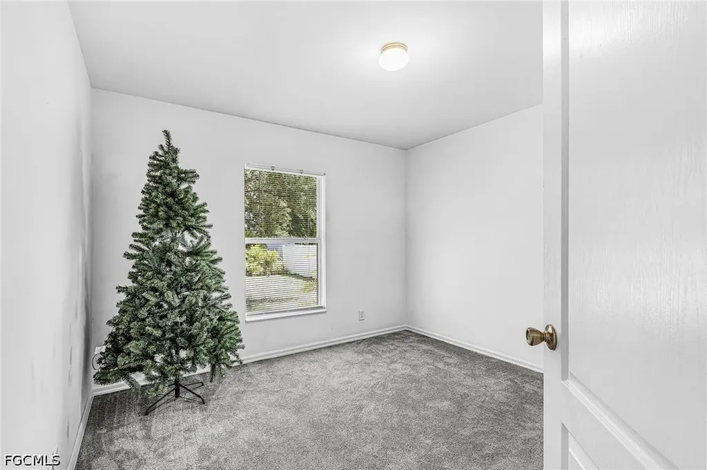307 NE 25th Terrace Cape Coral FL 33909