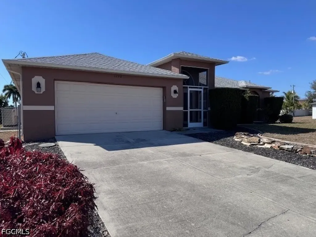 1230 NE 5th Avenue Cape Coral FL 33909
