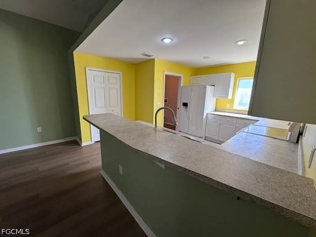 1230 NE 5th Avenue Cape Coral FL 33909