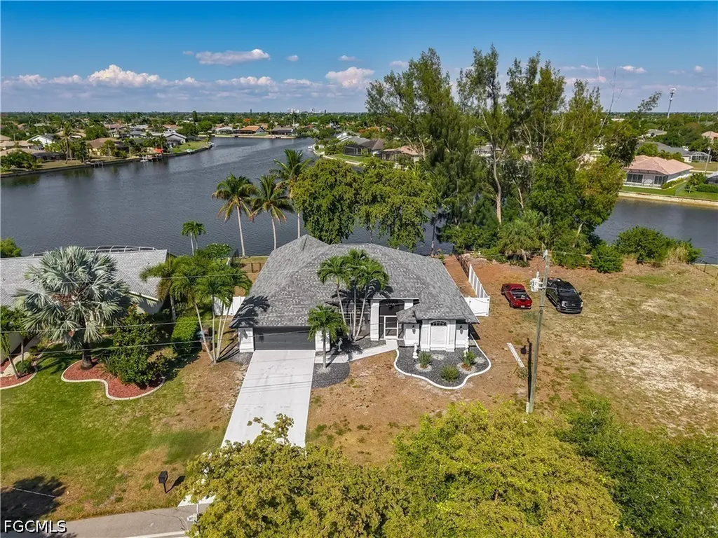 2503 Aviation Parkway Cape Coral FL 33904