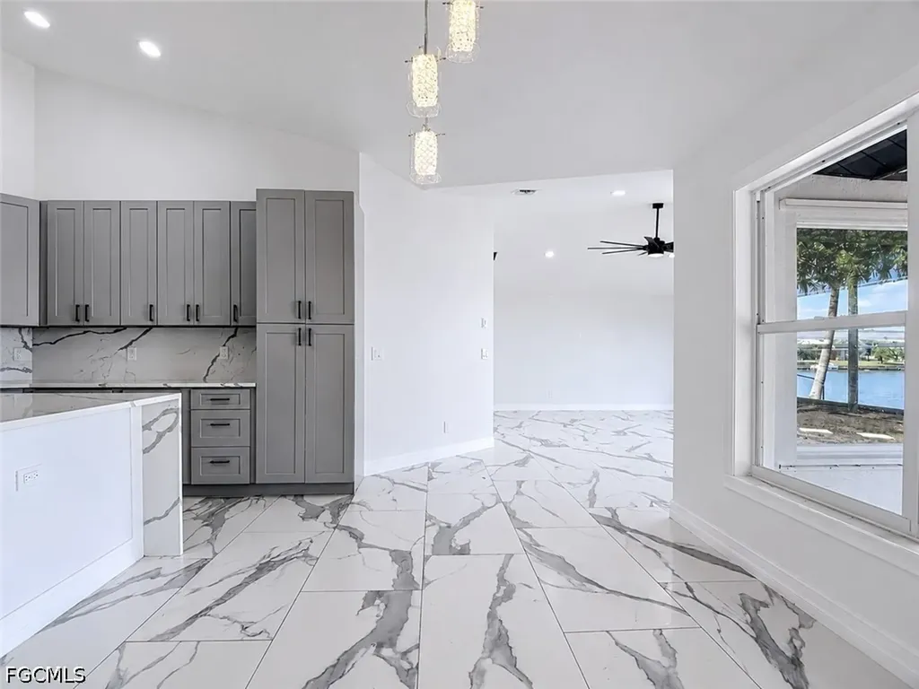 2503 Aviation Parkway Cape Coral FL 33904