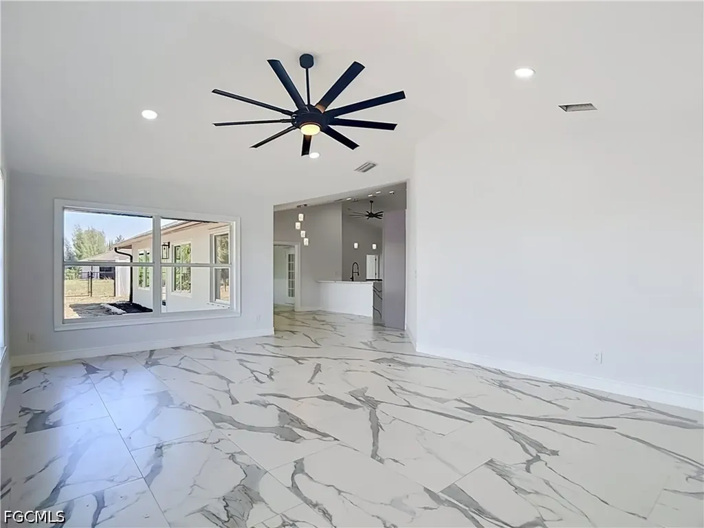 2503 Aviation Parkway Cape Coral FL 33904