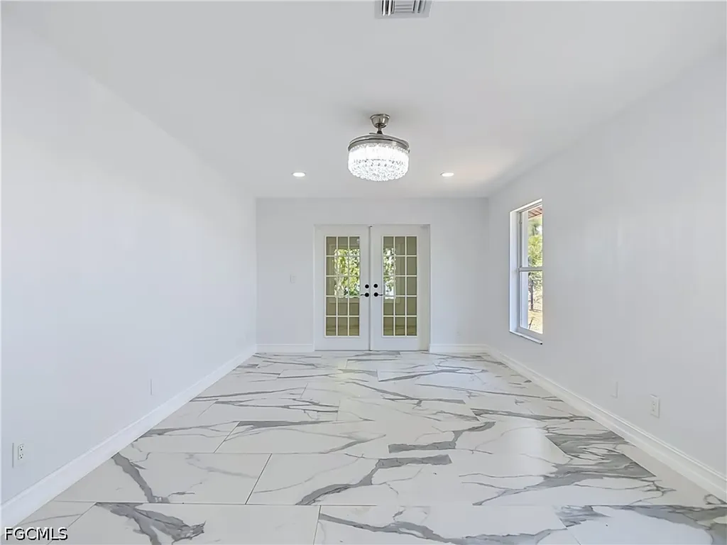 2503 Aviation Parkway Cape Coral FL 33904