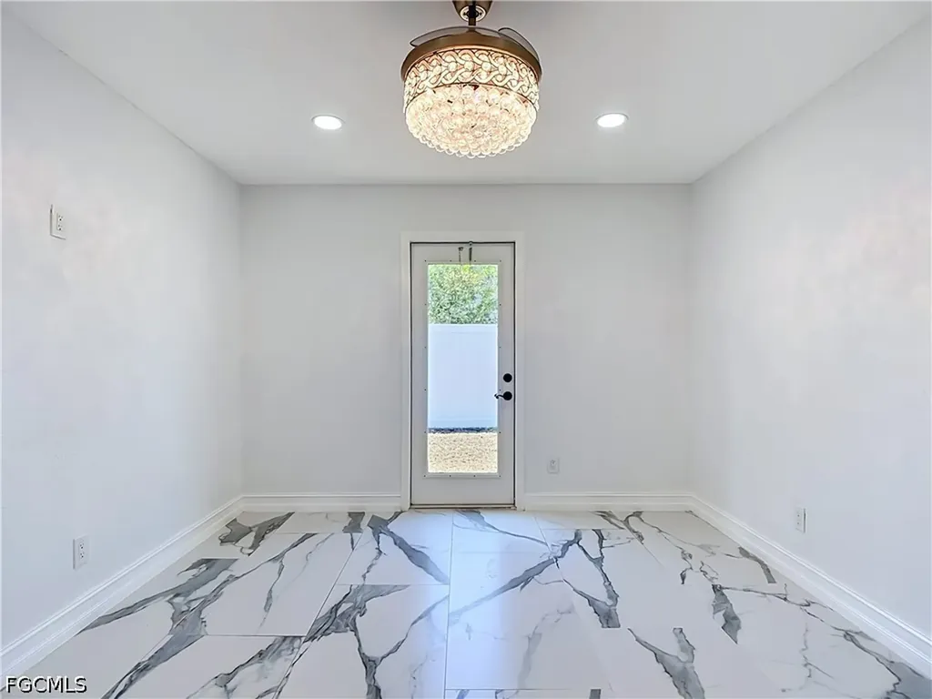 2503 Aviation Parkway Cape Coral FL 33904