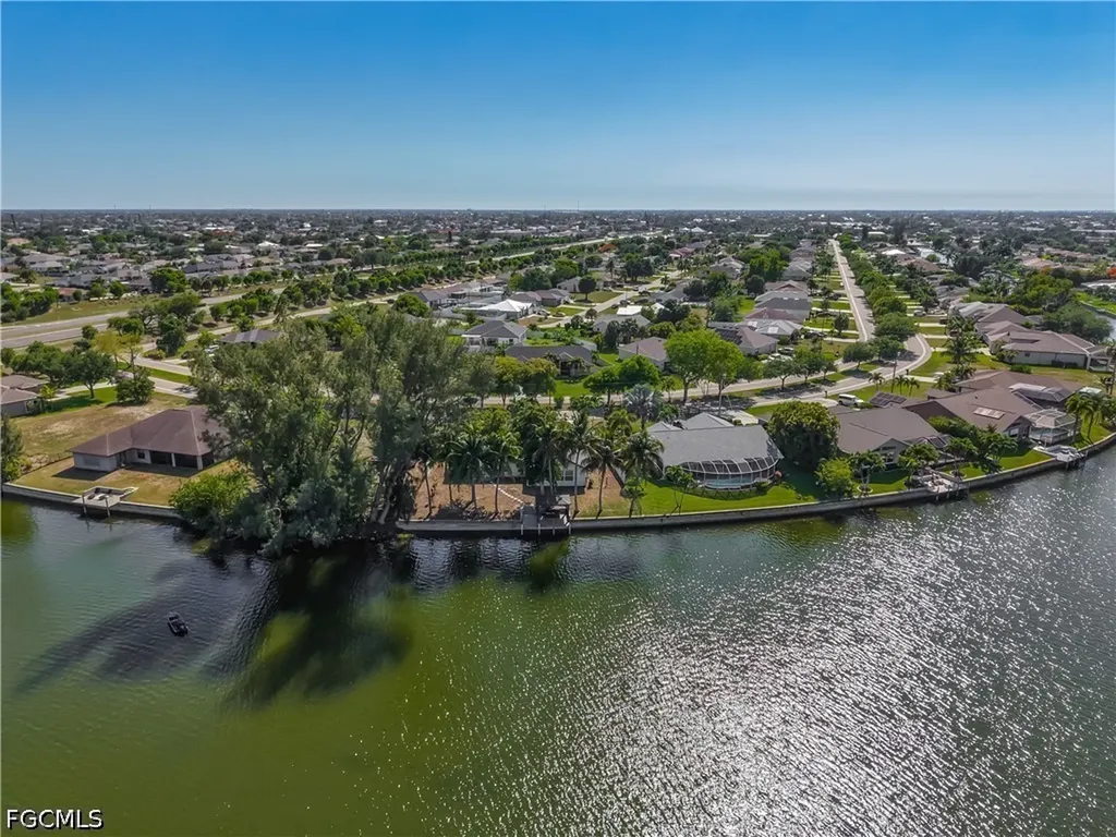 2503 Aviation Parkway Cape Coral FL 33904