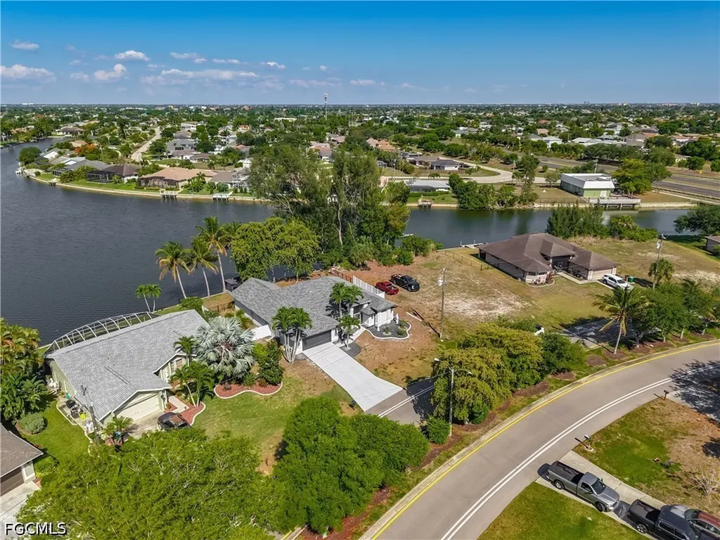 2503 Aviation Parkway Cape Coral FL 33904