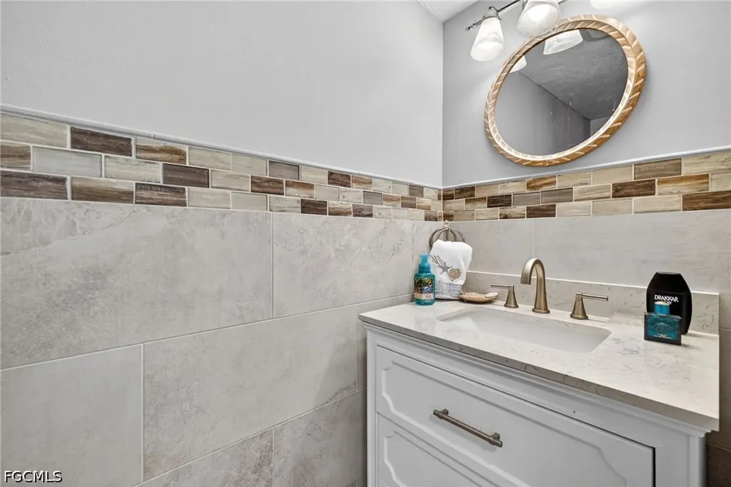 5027 SW 16th Place Cape Coral FL 33914