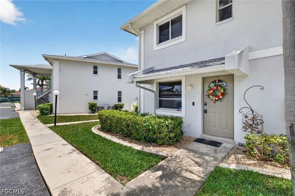5027 SW 16th Place Cape Coral FL 33914
