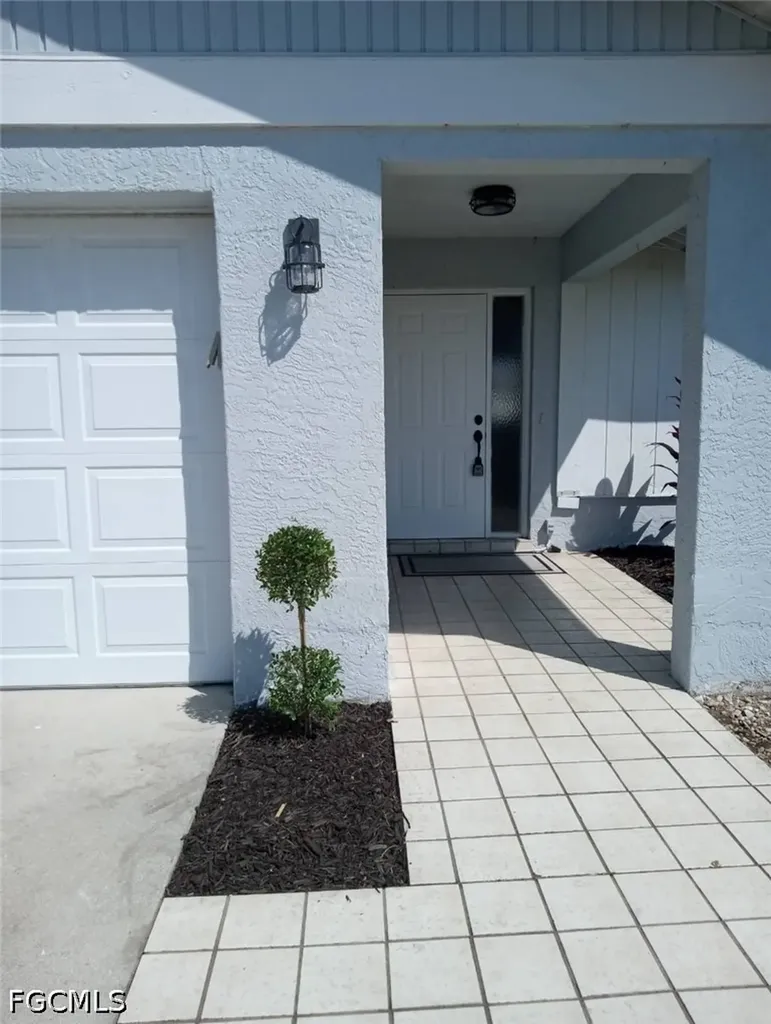 159 SE Santa Barbara Place Cape Coral FL 33990