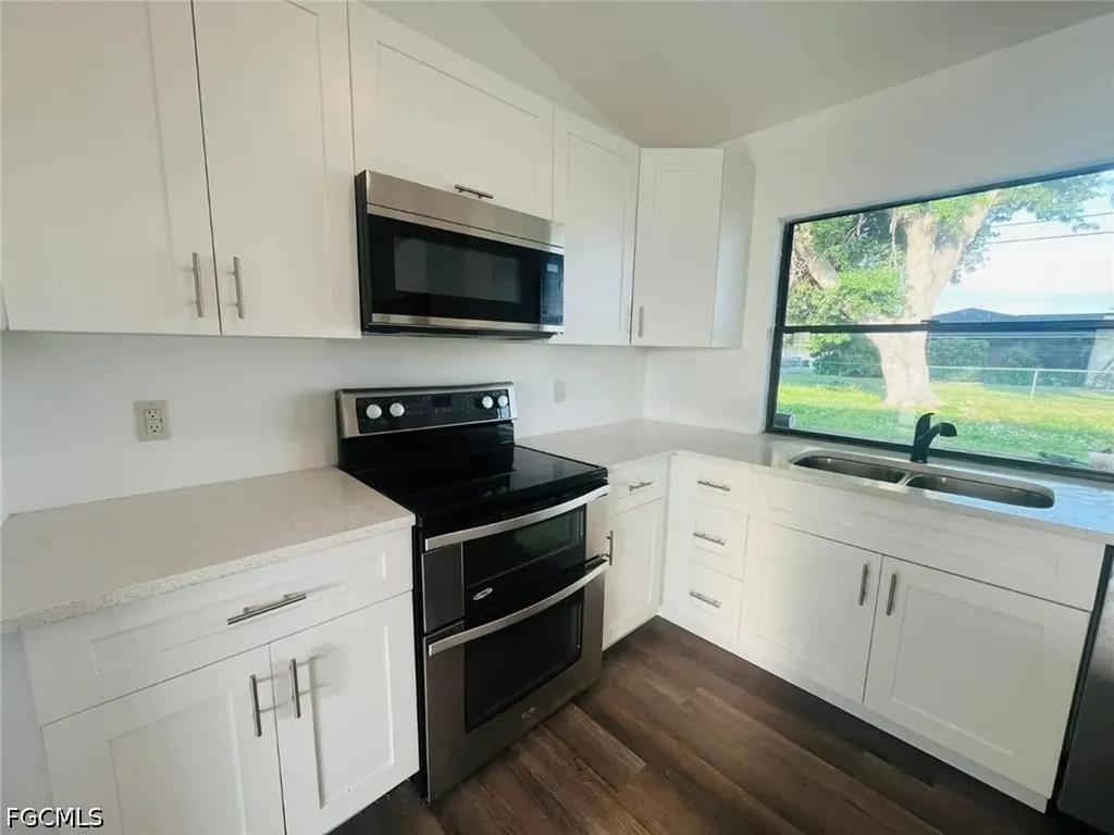 159 SE Santa Barbara Place Cape Coral FL 33990