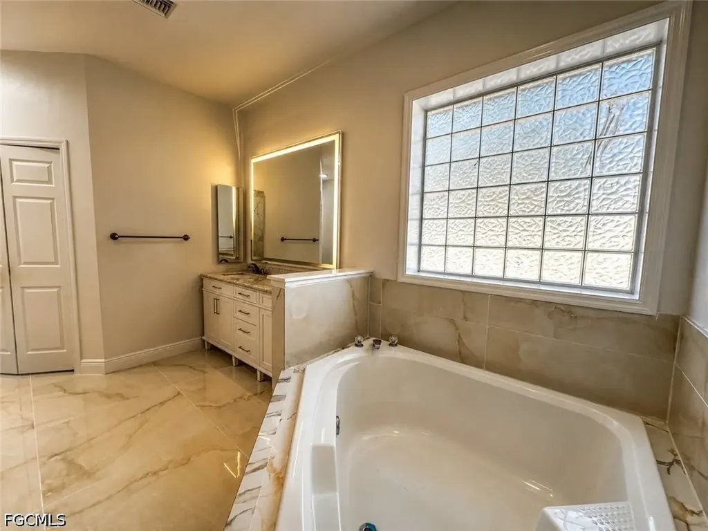 1118 SE 16th Terrace Cape Coral FL 33990