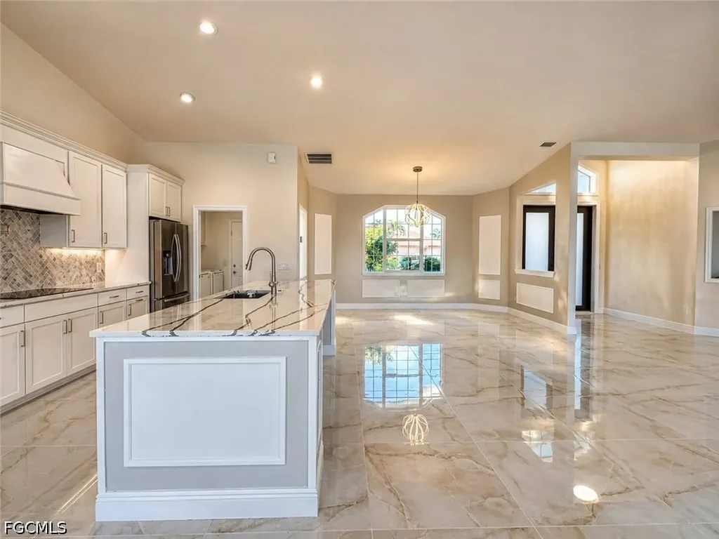 1118 SE 16th Terrace Cape Coral FL 33990