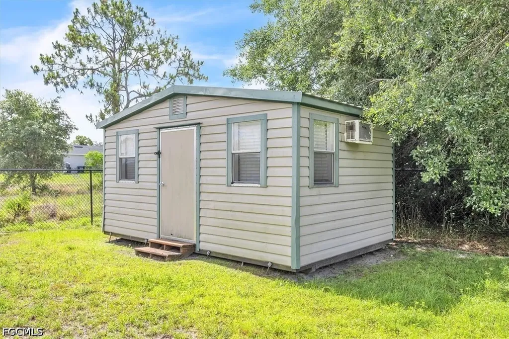 2703 38th Street SW Lehigh Acres FL 33976