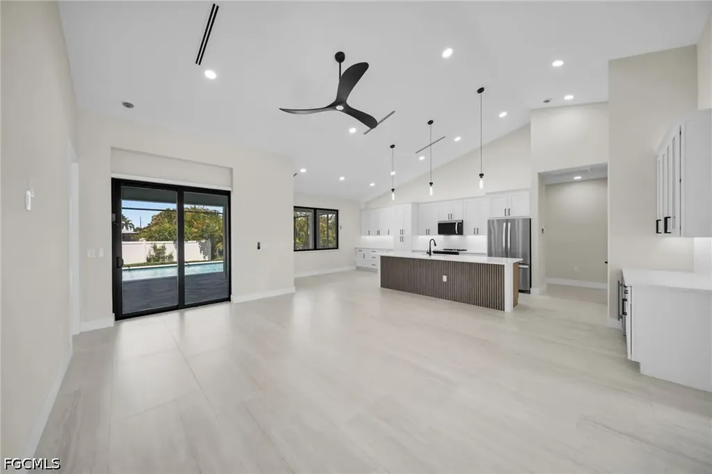 3532 Country Club Boulevard Cape Coral FL 33904