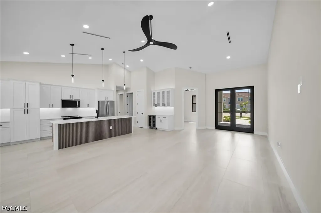 3532 Country Club Boulevard Cape Coral FL 33904