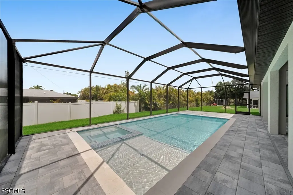 3532 Country Club Boulevard Cape Coral FL 33904