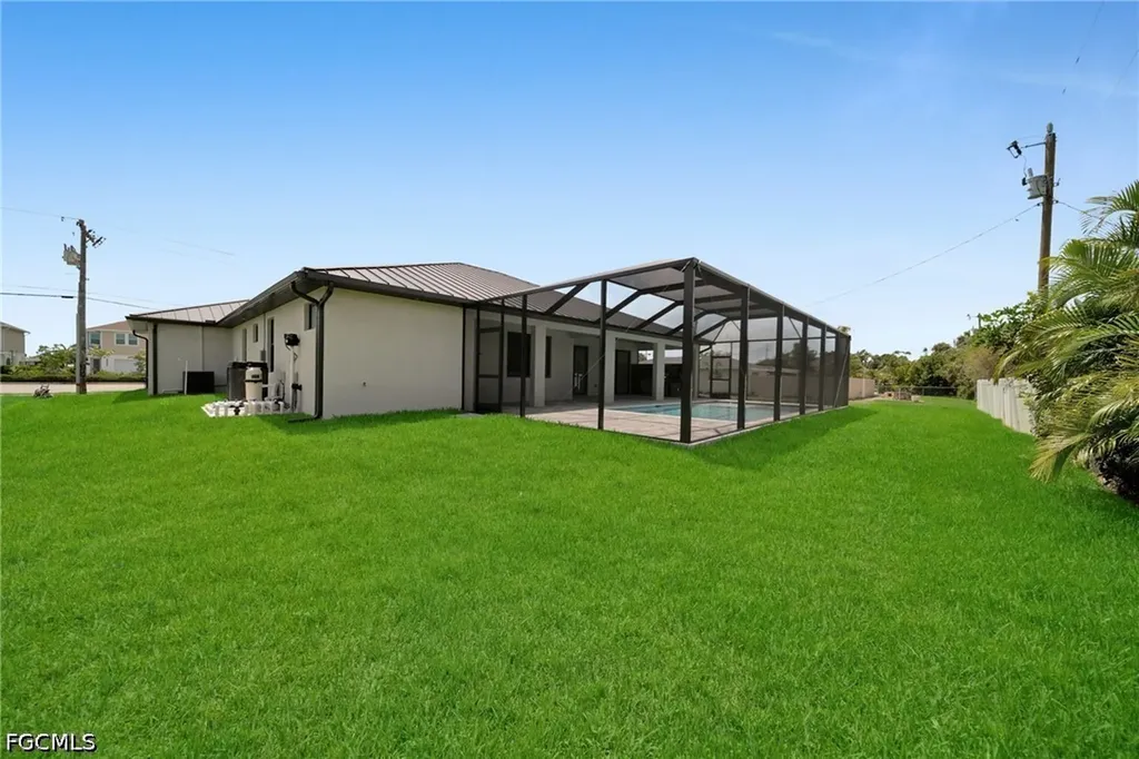 3532 Country Club Boulevard Cape Coral FL 33904