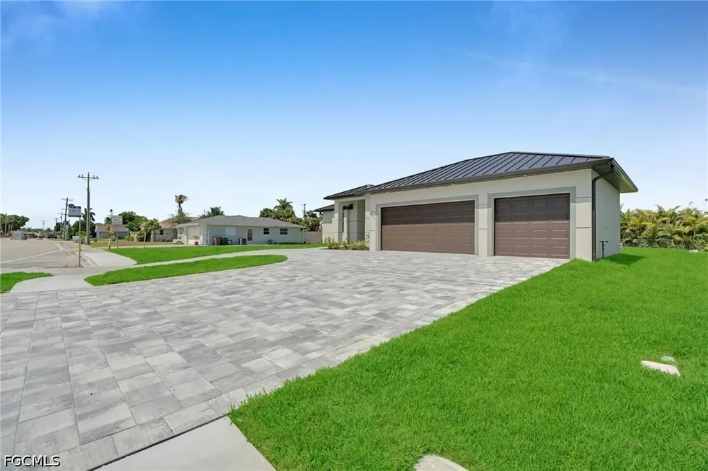 3532 Country Club Boulevard Cape Coral FL 33904