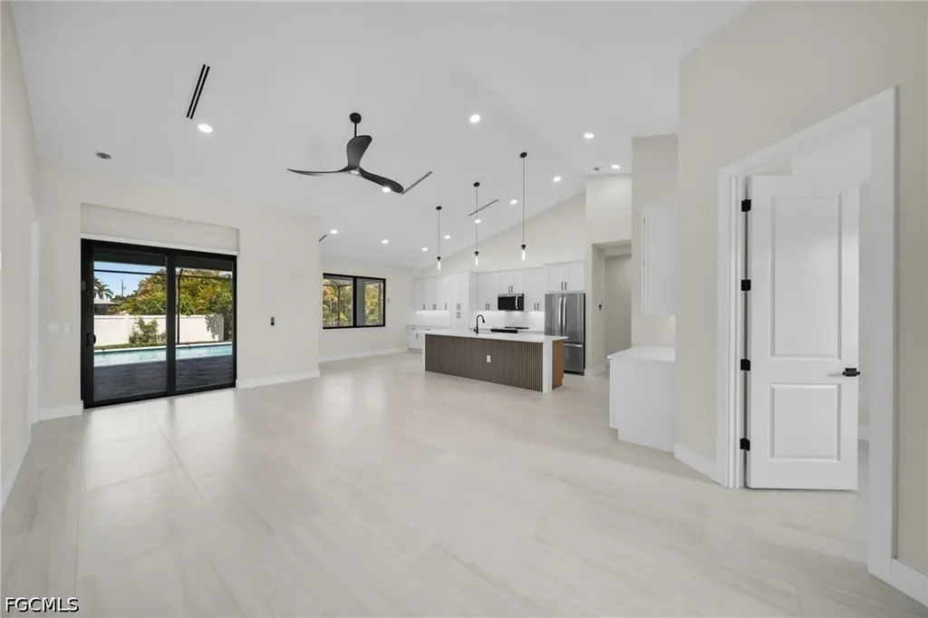3532 Country Club Boulevard Cape Coral FL 33904
