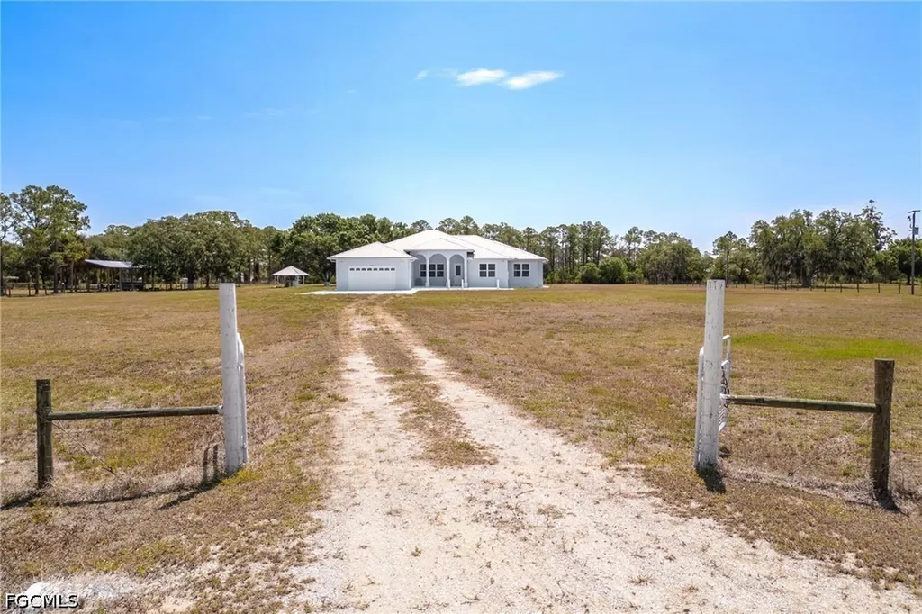 1083 Pollywog Drive Labelle FL 33935