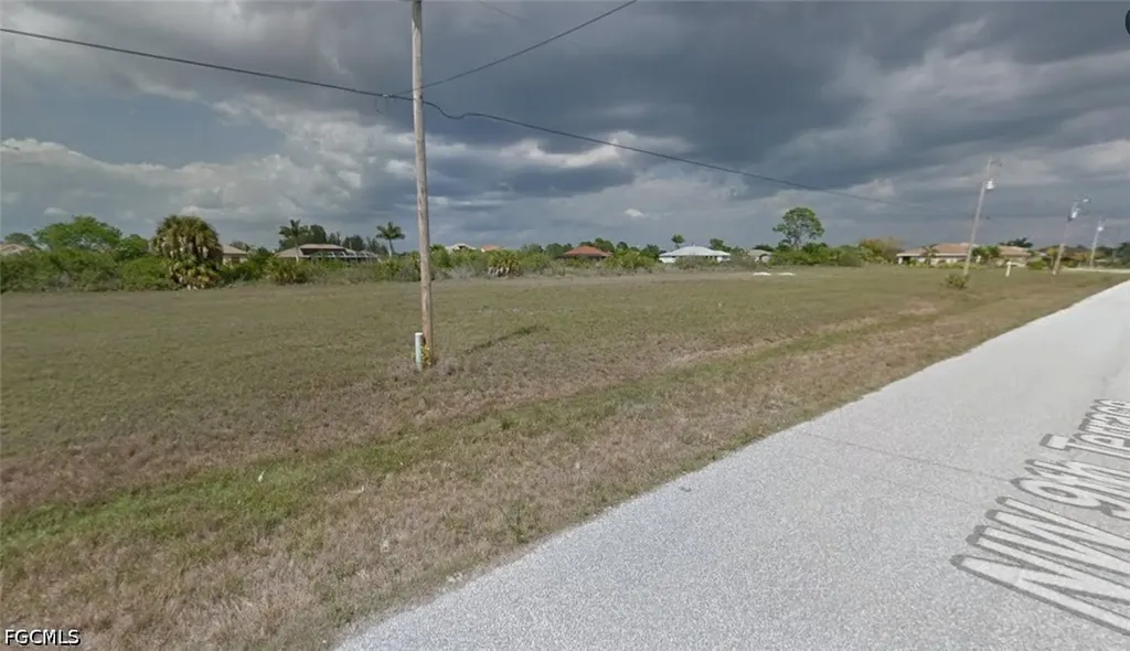 2033 NW 9th Terrace Cape Coral FL 33993
