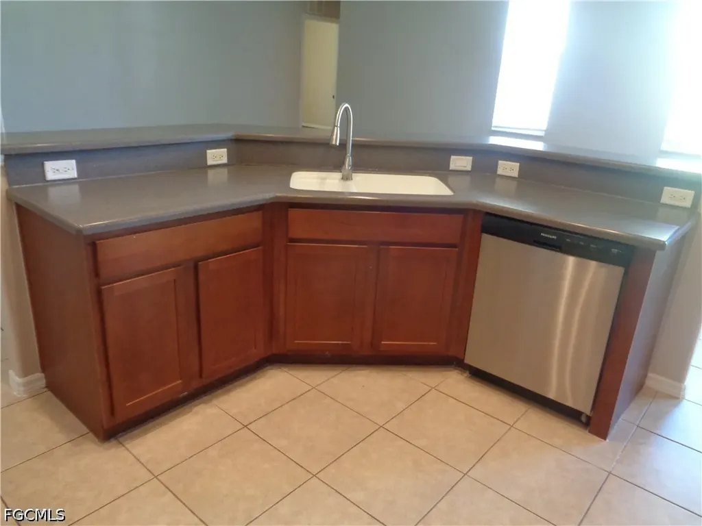 2463 Nature Pointe Loop Fort Myers FL 33905
