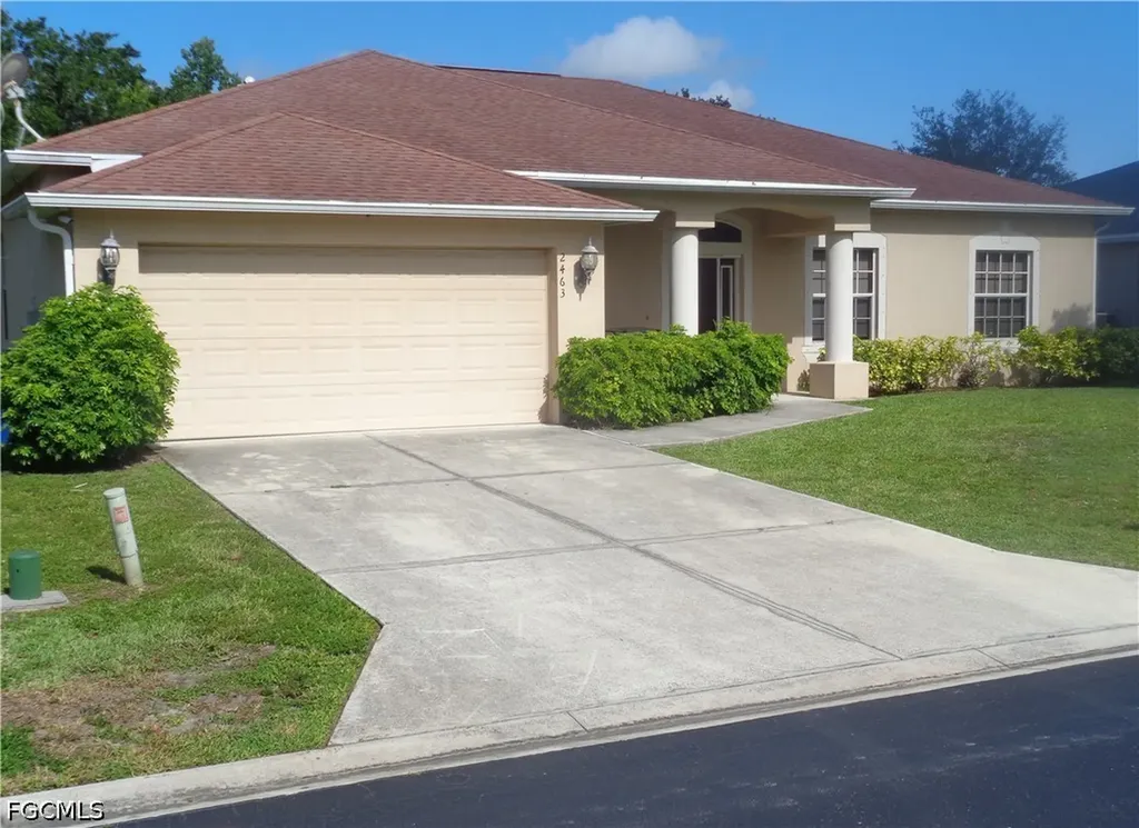 2463 Nature Pointe Loop Fort Myers FL 33905