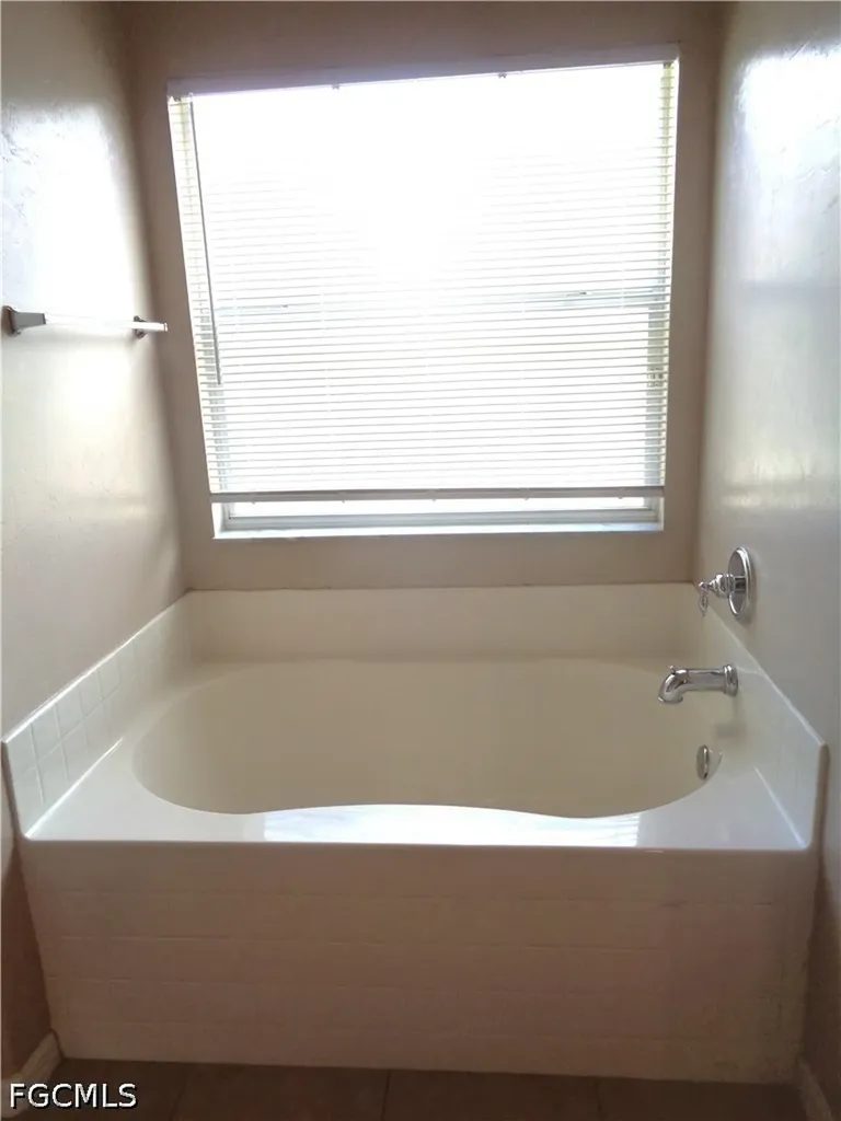 2463 Nature Pointe Loop Fort Myers FL 33905