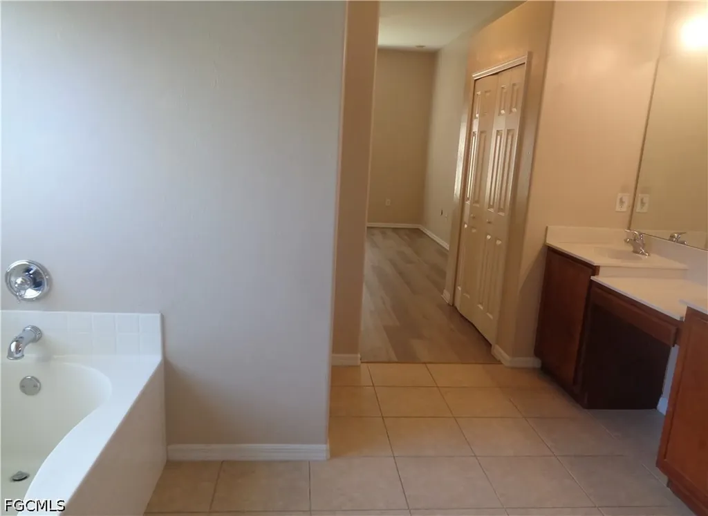 2463 Nature Pointe Loop Fort Myers FL 33905