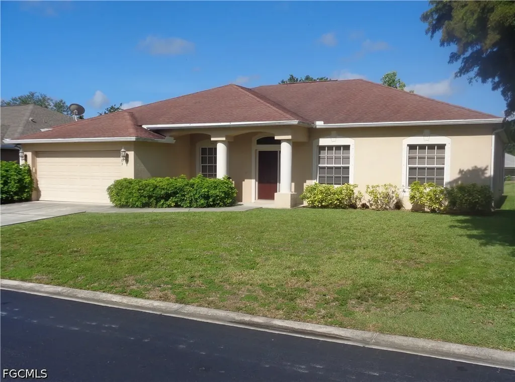 2463 Nature Pointe Loop Fort Myers FL 33905