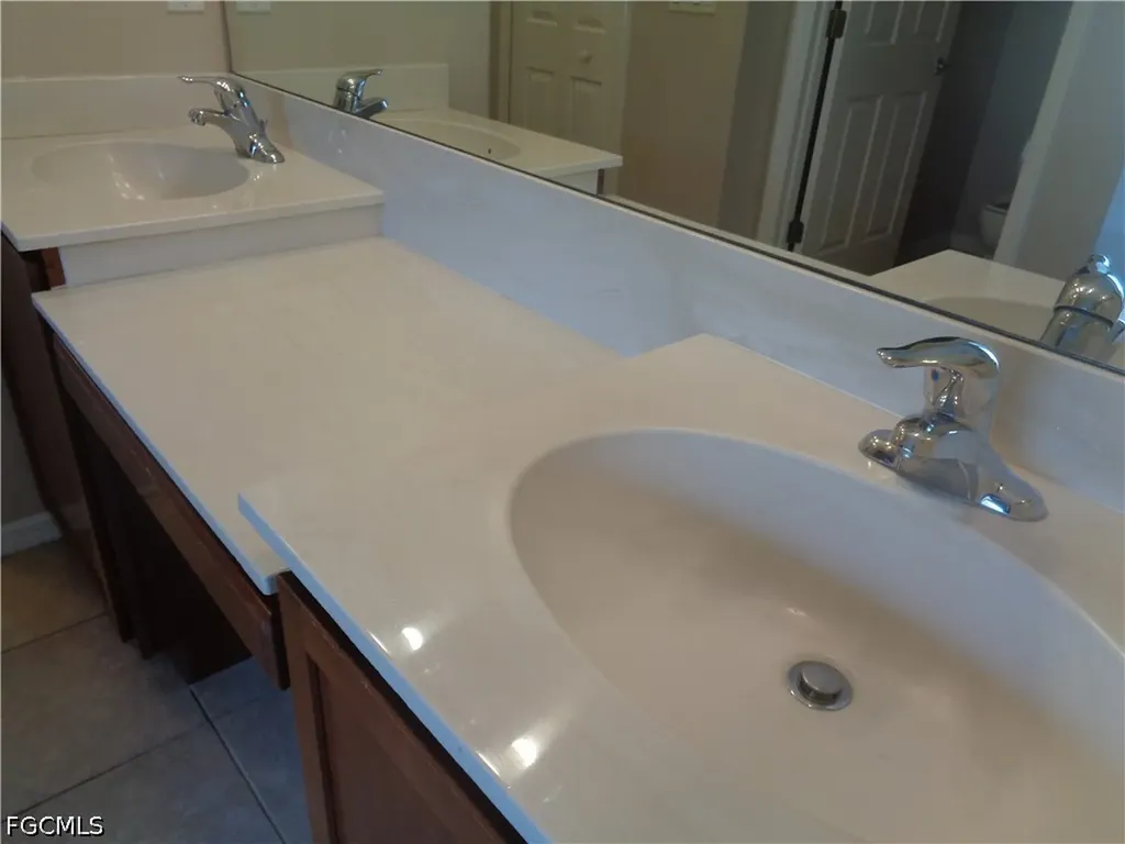 2463 Nature Pointe Loop Fort Myers FL 33905