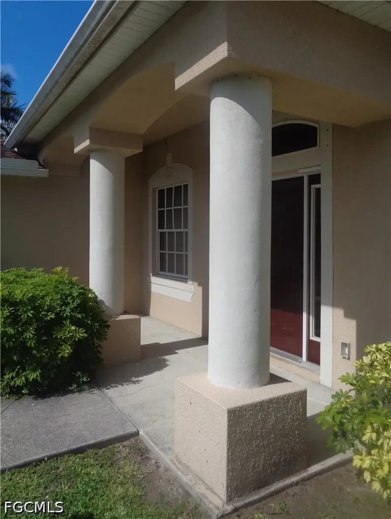 2463 Nature Pointe Loop Fort Myers FL 33905