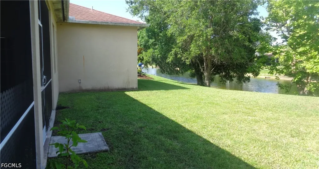 2463 Nature Pointe Loop Fort Myers FL 33905